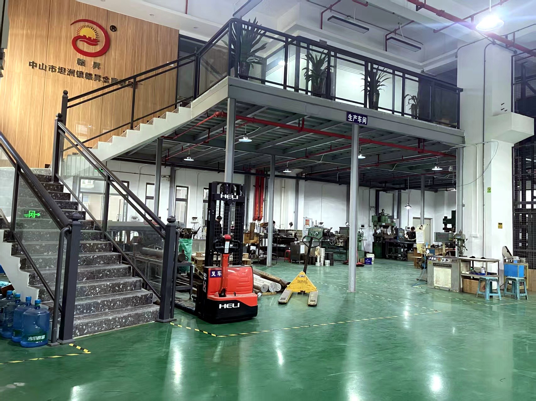 Gansheng production workshop and logo wall